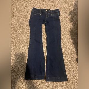 These jeans are American Eagle. They are a size 6. Never worn.